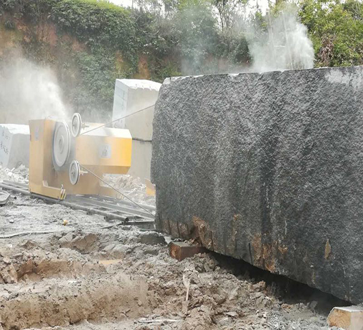 礦山繩鋸機(jī)開(kāi)采